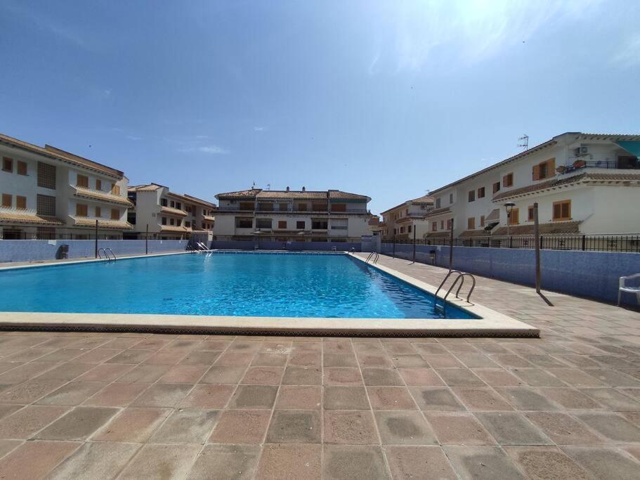 Apartamento Comodo A 300 Metros De La Playa Santa Pola Esterno foto